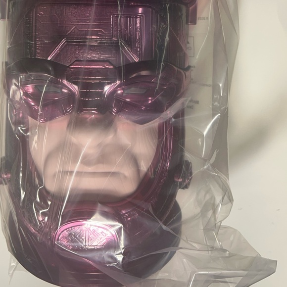 The Fantastic Four - Limited Edition Giant Galactus Popcorn Bucket w/ Lights - Picture 12 of 15